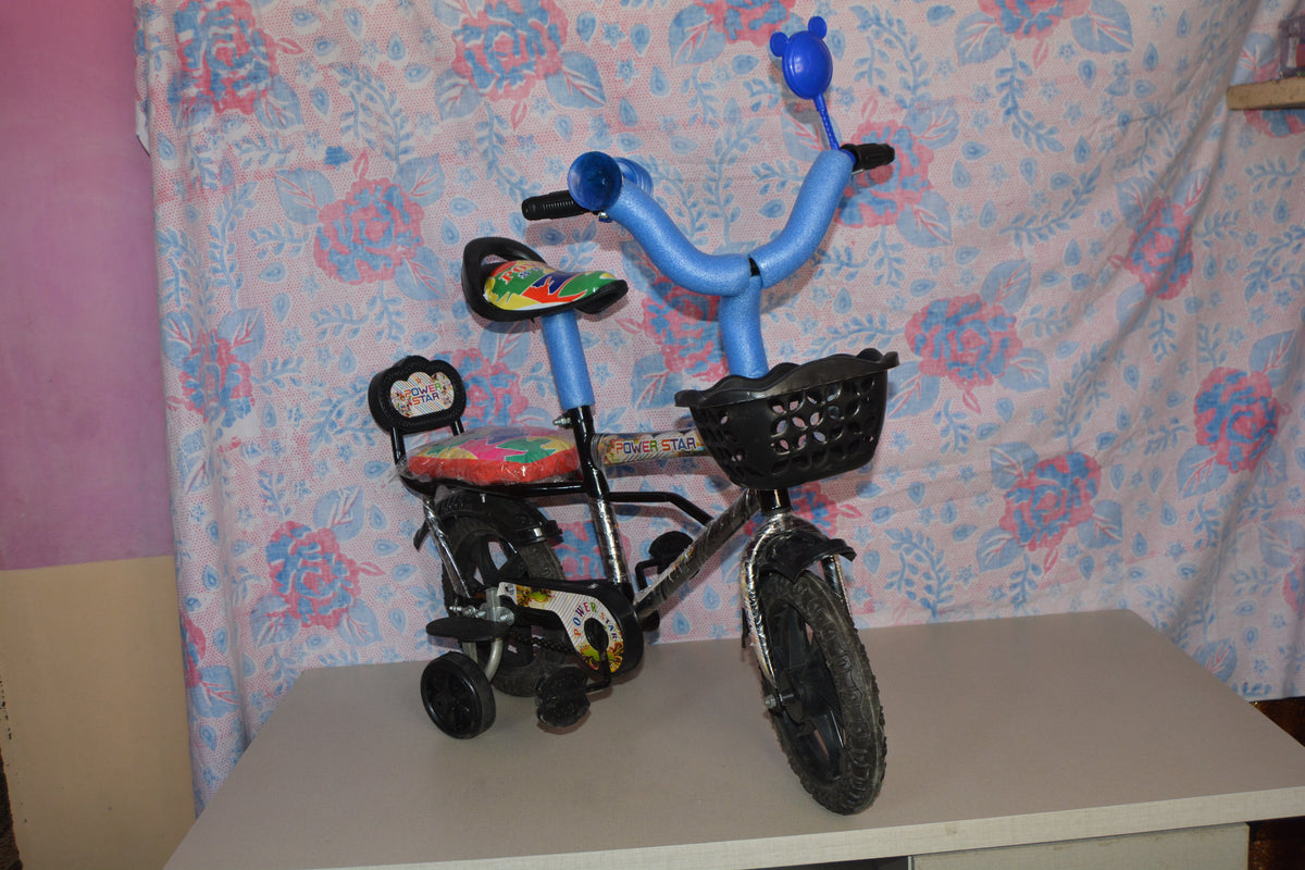 Baby Bicycle for kids with front basket and 2 Training tires BD163